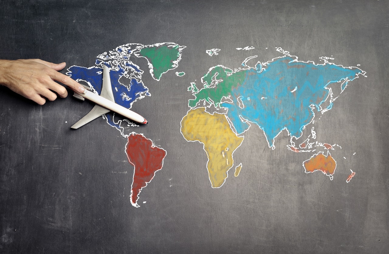 flat-world-map-toy-aeroplane